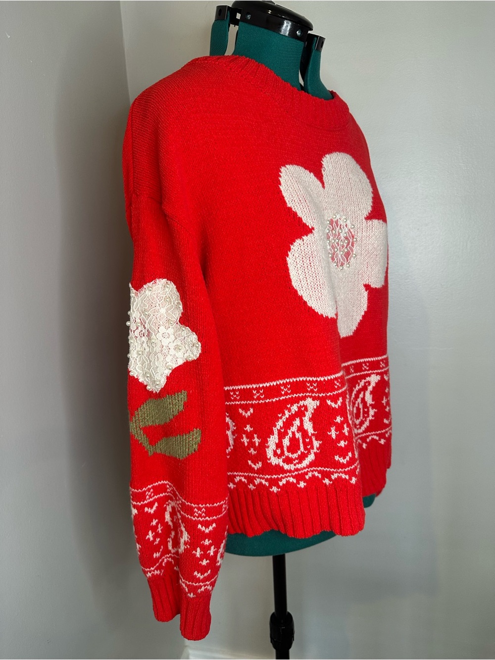 POL FLOWER LACE PATCH LONG SLEEVE SWEATER